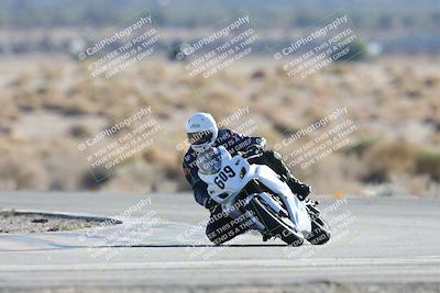 media/Dec-07-2025-CVMA (Sun) [[3e7d2de5dc]]/Race 12- Formula 40 MW and LW/